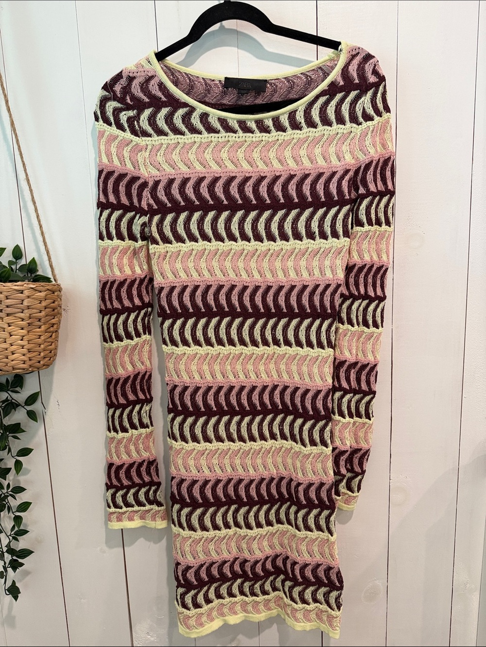 ZARA Cream & Burgundy Wave-Textured Knit Top